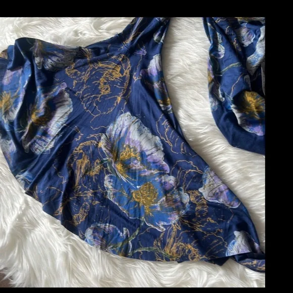 Free People navy wide sleeve blouse NWT host pick - Picture 6 of 10